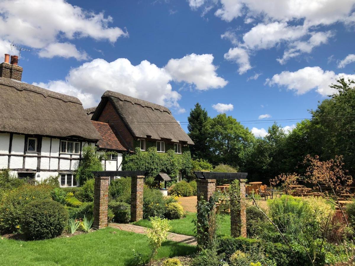 Old Hunters Lodge Whipsnade Limited Dış mekan fotoğraf