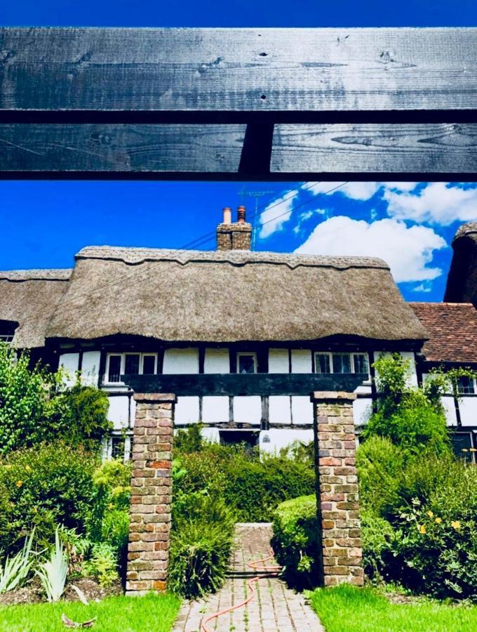 Old Hunters Lodge Whipsnade Limited Dış mekan fotoğraf